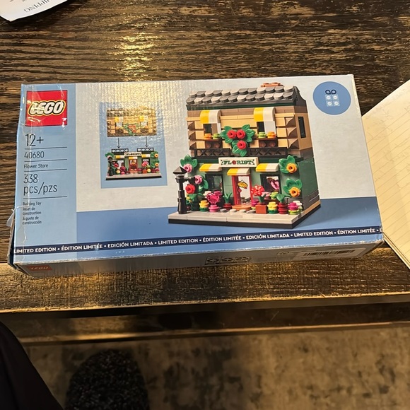 limited edition -Lego Flower Shop Building Set - Picture 3 of 12